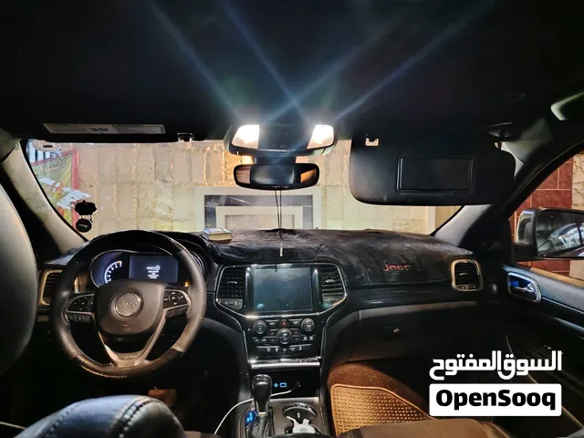 جيب شيروكي بلاك توب 2020