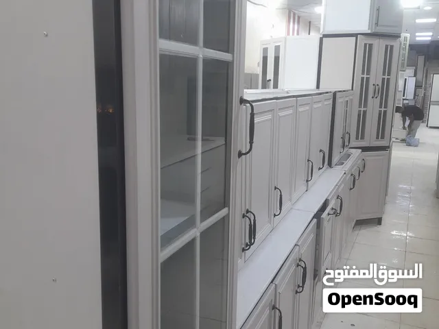 مطبخ المنيوم مستعمل نظيف - لون بيج فاتح - دولاب فوق وتحت مع رخام