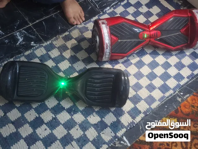 سكوتر شبه جديد عدد 2 تشتغل بي بلوتوث ...مكان طرابلس ....للأستفسار ..علي الهاتف
