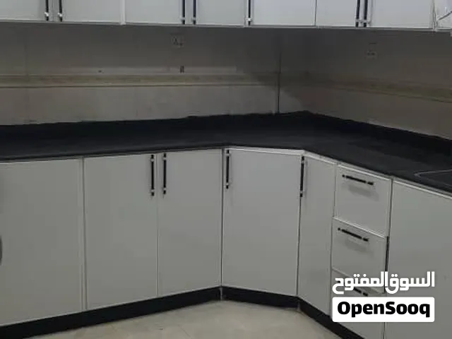 شقه مفروشه للايجار بتكيف24 ساعه في عدن شارع الخمسين قريب البيرق مول