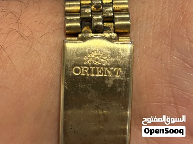 لعشاق الزمن الجميل وهواة واقتناء القطع الكلاسيكية اجهزة جوال للبيع وساعة كلاسيكية نوع اوريانت ذهبي