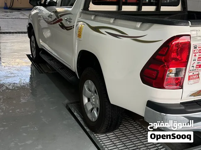 Used Toyota Hilux in Abu Dhabi