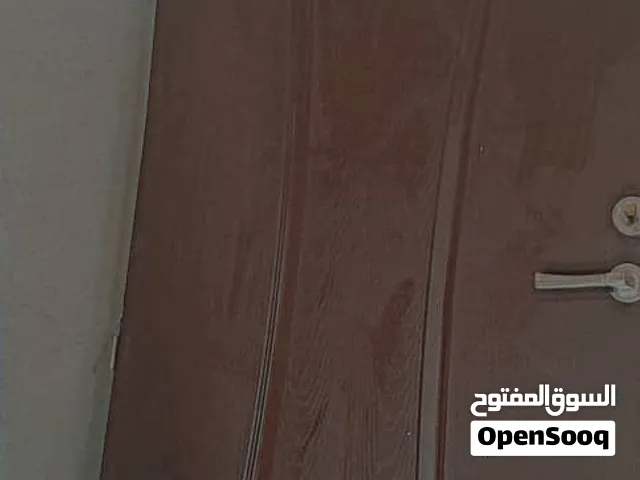 ثلاثةابواب للبيع الون بني النوع واحد بي في سي واتنان تركيات