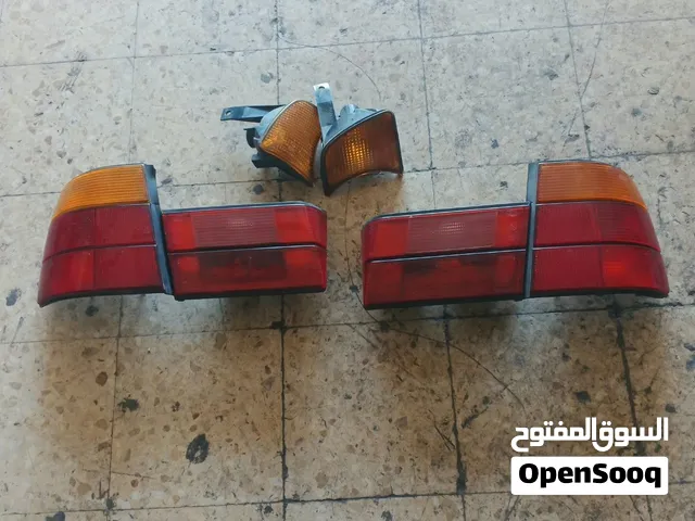 أضوية خلفية E34 للبيع مع غمازين أماميّات BMW E34 Tail Lights with 2 blinkers For Sale