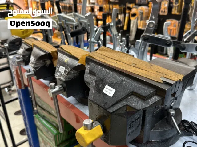 ملزمة حديد Iron vise