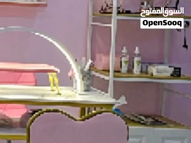 ارفف مع خزنه