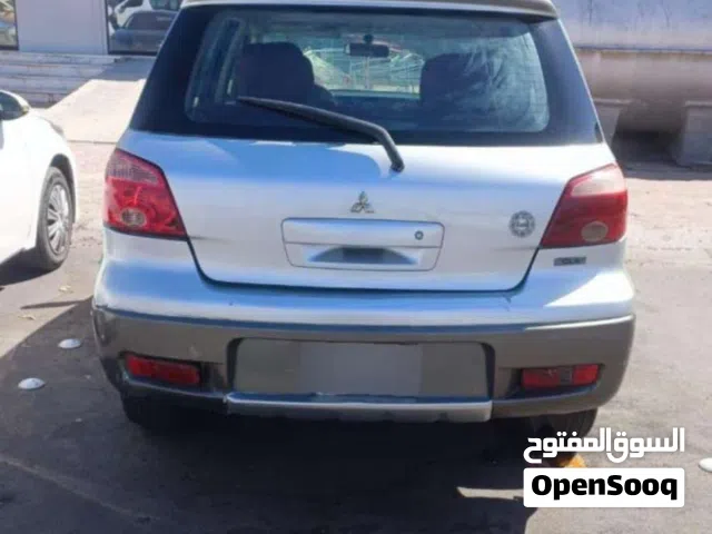 للبيع دعامية خلفية متسوبيشي اوتلندر