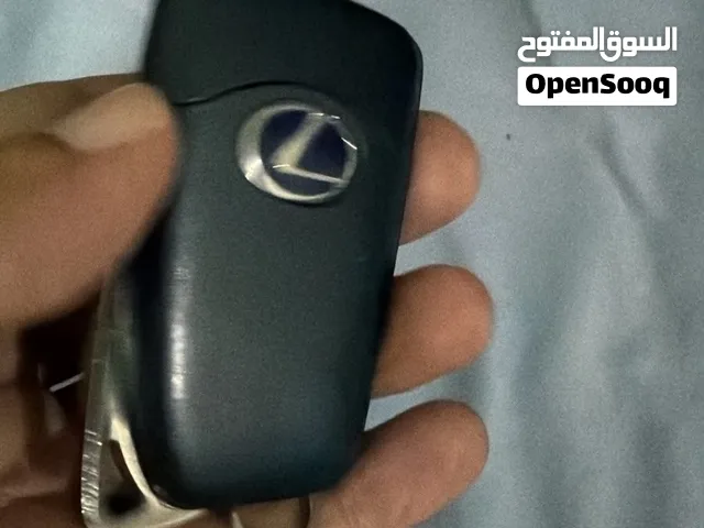 لكزس بي ام نيسان