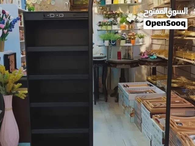 دولاب مرايه ترند او جزامه او وحده وكمان وحده ارفف كل دا في قطعه واحده