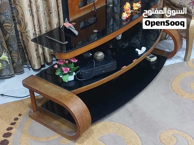 ميز تلفزيون  للبيع