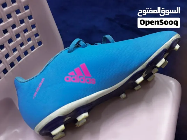 Adidas football shoes for sale original bubblegum with clean condition
