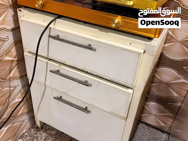 ميز طباخ تفصال مع مجمدة