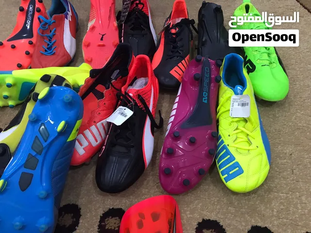 الاحذية كرة قدم ماركة   Puma الأصلية