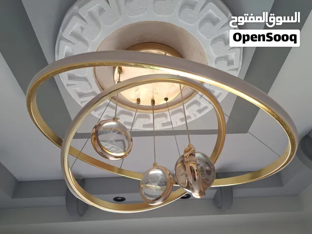 للبيع نجف ليد و دلايات و وحدات إضاءة سقف مودرن دائرى أشكال مختلفة.