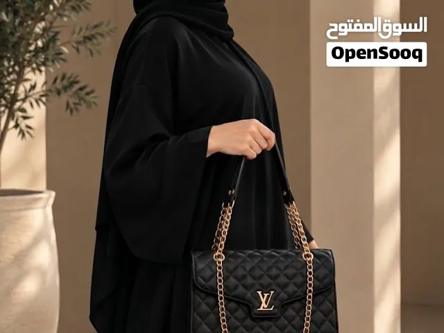 حقائب نسائية تجمع بين الأناقة والأنوثة