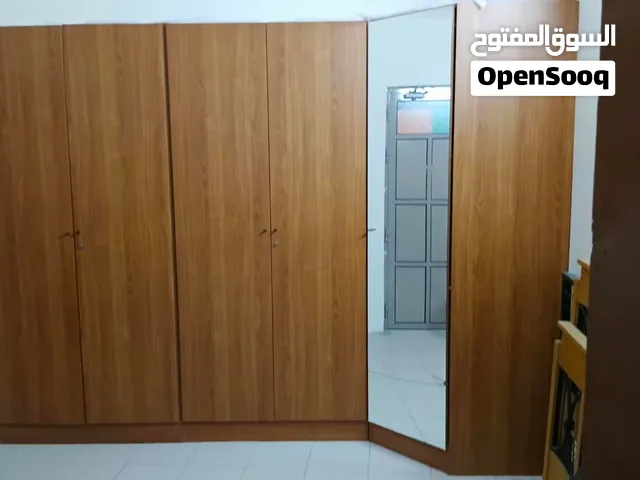 دولاب (خزانة ملابس) دنماركي ثلاث قطع للبيع