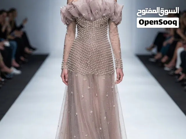 فستان فخم جداً