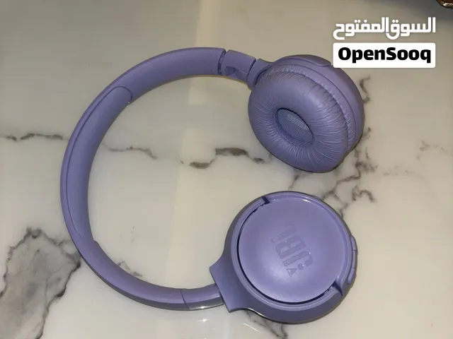 JBL Tune 520BT in purple.