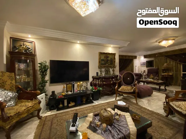 فرصة عقارية مميزة في قلب مدينة نصر.. 200 متر في موقع راقىٍ حي السفارات Code T706