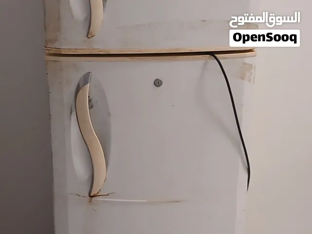 ثلاجه مستعمله فيها عطل شوف الوصف