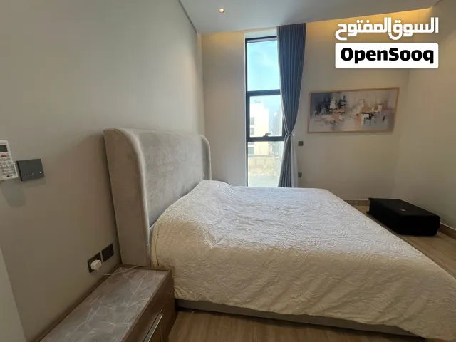 غرفة نوم رئيسية فاخرة شبه جديدة - استخدام شهر فقط