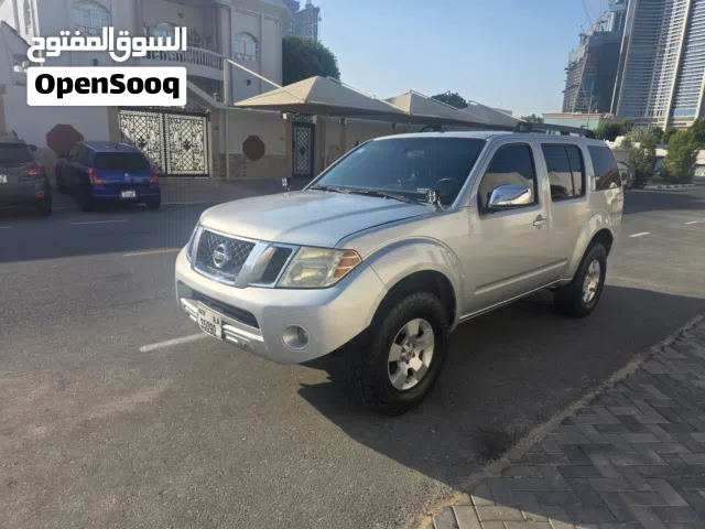 2008 نيسان باثفايندر Standard