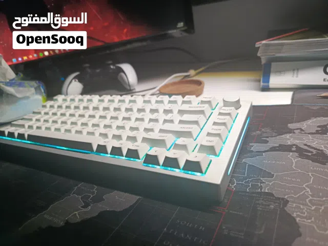 Glorious GMMK pro Custom-Built Hotswapable Mechanical Gaming Keyboard white Kiwi switches