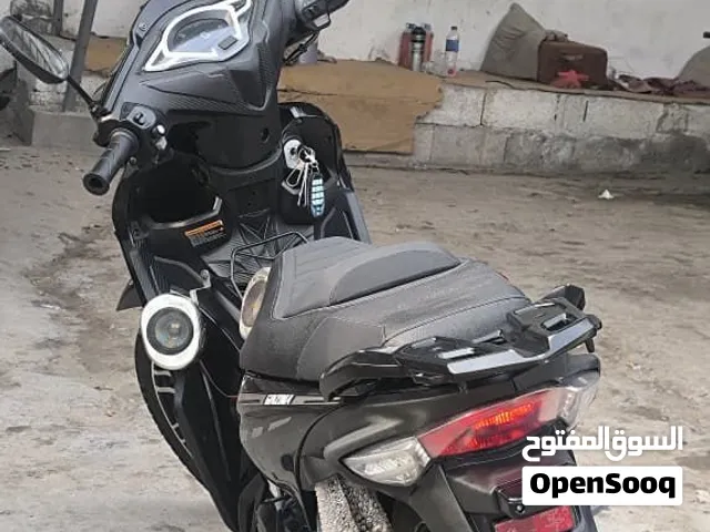2027 مكينه 125 ماشي200 لون اسود سيكل نضيف جداً جداً