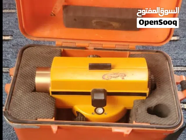 2اجهزه ميزان قامة بصري أوتوماتيكي ويُعرف هندسياً وفي مواقع البناء باسم نيفو (Nivo). عرطه
