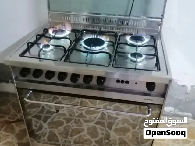 لوفرا إيطالي نظيف شغال فوق تحت مفتاحين للفرن والشوايه ضمان شهرين