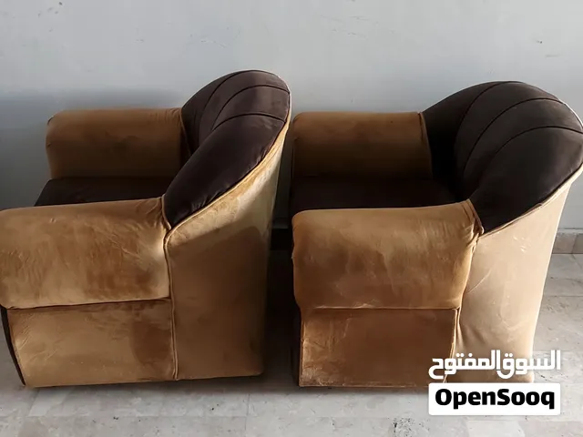 2 كنبة للبيع في ابو ظبي معسكر ال نهيان فقط 80 درهم بحالة وكالة