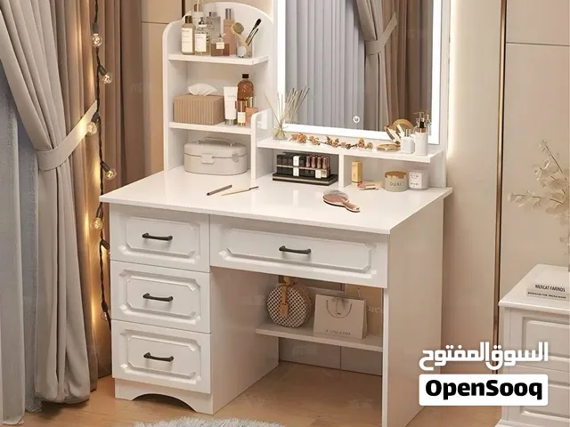 ميز تواليت بتصميم كلاسيك ، المرايا أضاءة LED    القياسات : العمق 37 سم * العرض 80 سم * الارتفاع 1