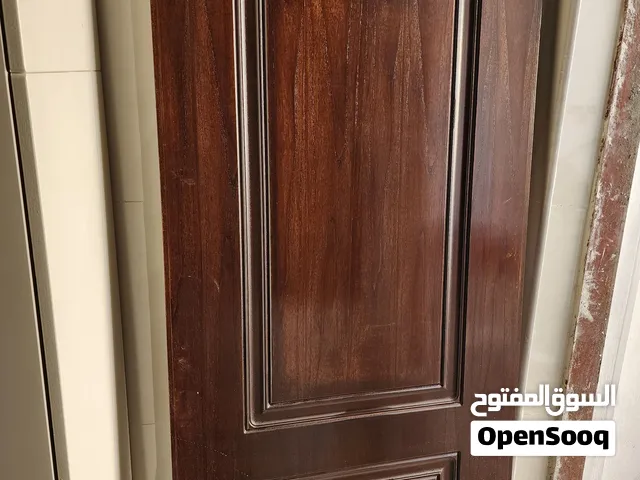 باب خشب جديد