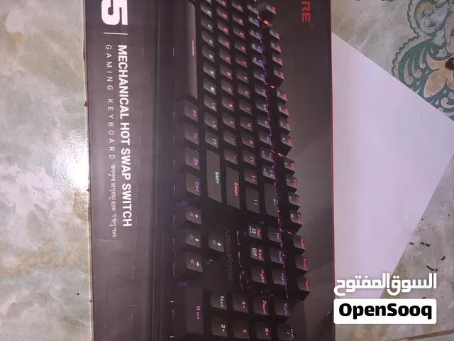 للبيع كيبورد ينفع للالعاب والكمبيوتر