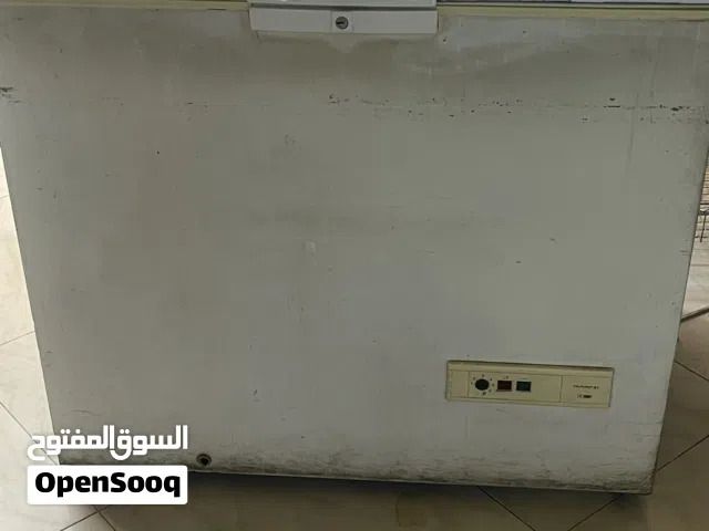 للبيع 2 فريزر ارضي بحالة ممتازه وشغالين