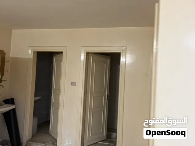 مستودع مع غرفة مكتب بدون اعمده للإيجار موقع مميز قريب من شارع رئيسي
