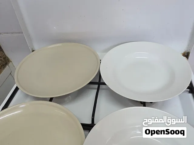 صحون طعام عدد 4