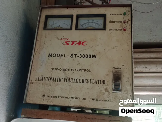 ميز زجاج + منظم كهرباء للبيع