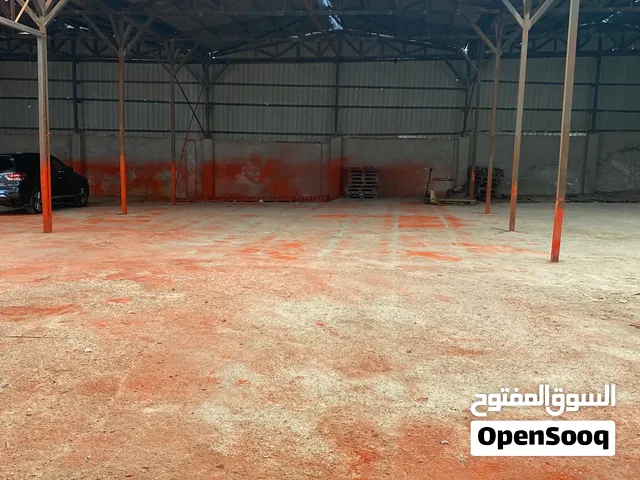 مستودع صناعي مميز للإيجار – ابو علندا