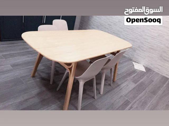 طاولة طعام