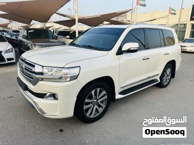 2018 تويوتا لاند كروزر VXR