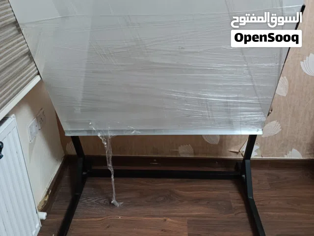 مرسم هندسي مستعمل بحال الجديد مناسب لطلاب الفنون و الهندسة أبيض اللون خالي من العيوب الا المذكور