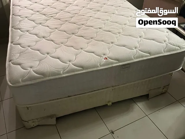 سرير مع فرشة King Koil