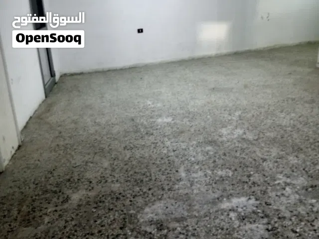 مخزن جزء من صالة منزل إيجار مخزن فقط و ليس أي نشاط أخر