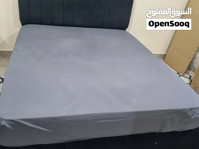 سرير مع المرتبه بحاله ممتازه
