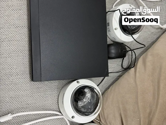 4 كاميرات مراقبة نوعية ممتازة hikvision مع سيرفر full HD 100kd السعر قابل للتفاوض