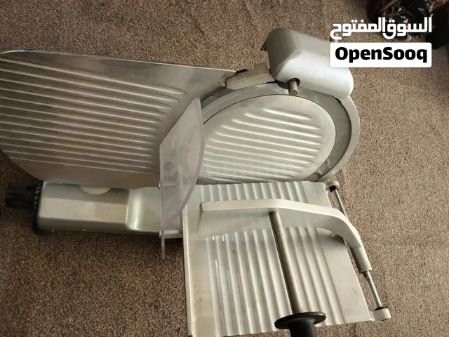 مكينه تقطيع جميع انواع اللحوم والمرتديلاء