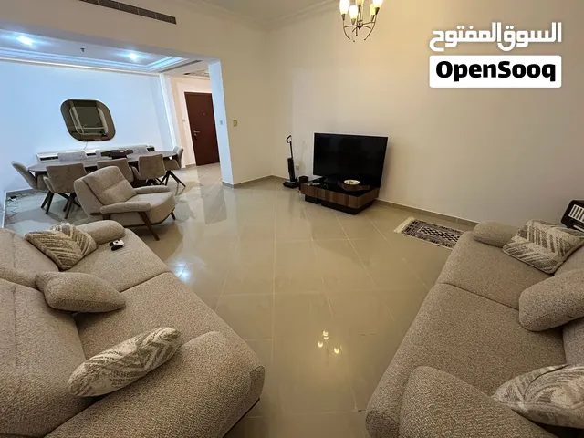 بيت في الشارقة اطلالة خلابة جميع الغرف اطلالة على البحر وكورنيش المجاز