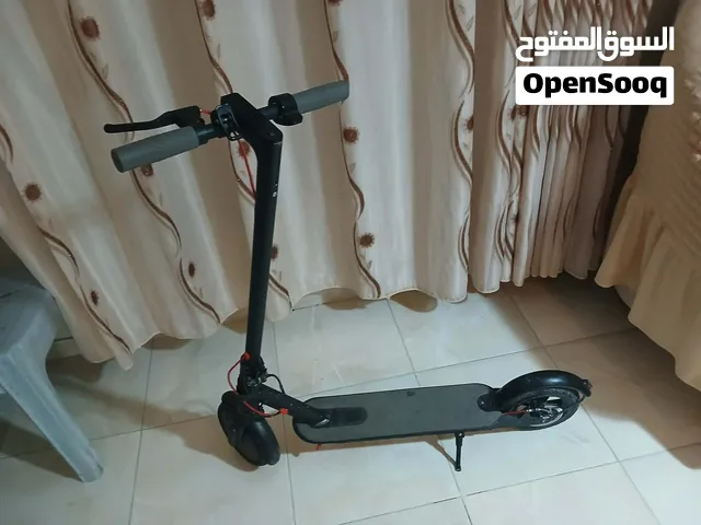 سكوتر كهرباء مستعمل في حاله جيده استعمال 2 اسبوع عجل امامي صب و خلفي صب التواصل  على السوق المفتوح .