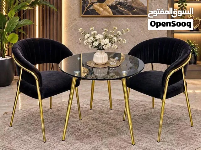 طقم طاولة مع كرسين مخمل